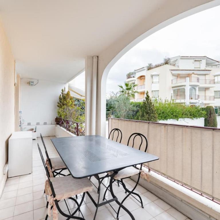 Spacious apartment with pool located in the Marina of Mandelieu - Apartment - 2