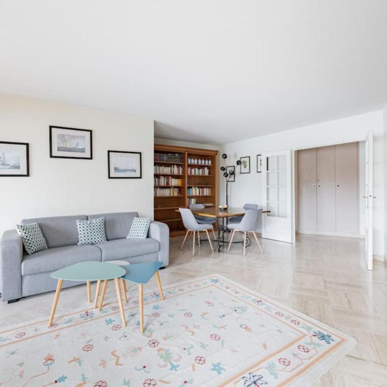 Spacious apartment with pool located in the Marina of Mandelieu - Apartment - 13