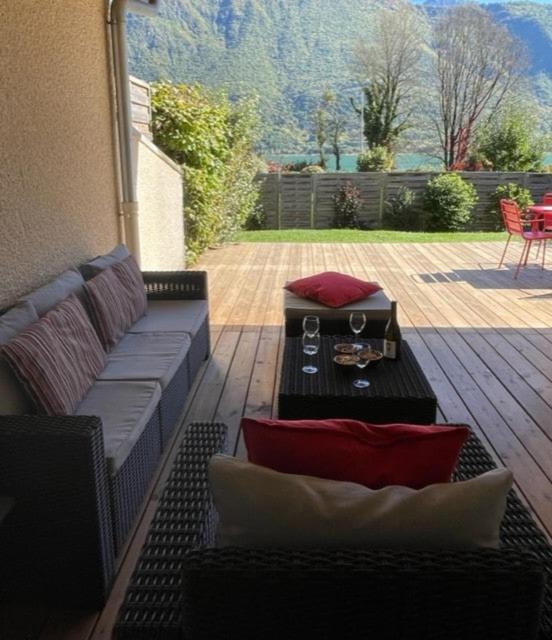 Casa Recto, au bord du lac d'Annecy avec vue - Maison de Vacances 3 Chambres - 28
