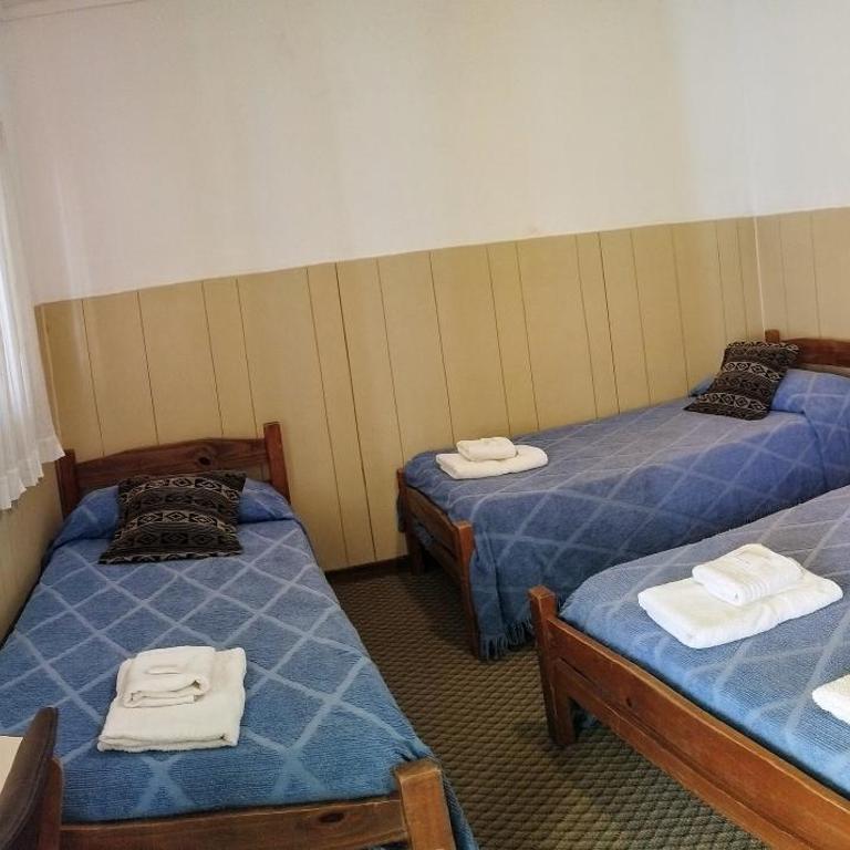 Hotel Corales - Habitación Cuádruple con baño privado - 1