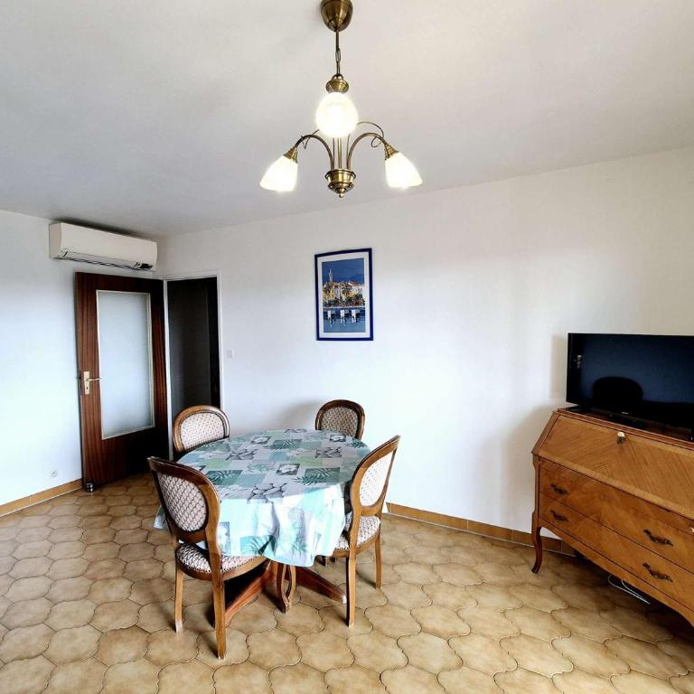 Appartement 1 chambre, climatisation, proche plage, tout à pied - Apartment - 4