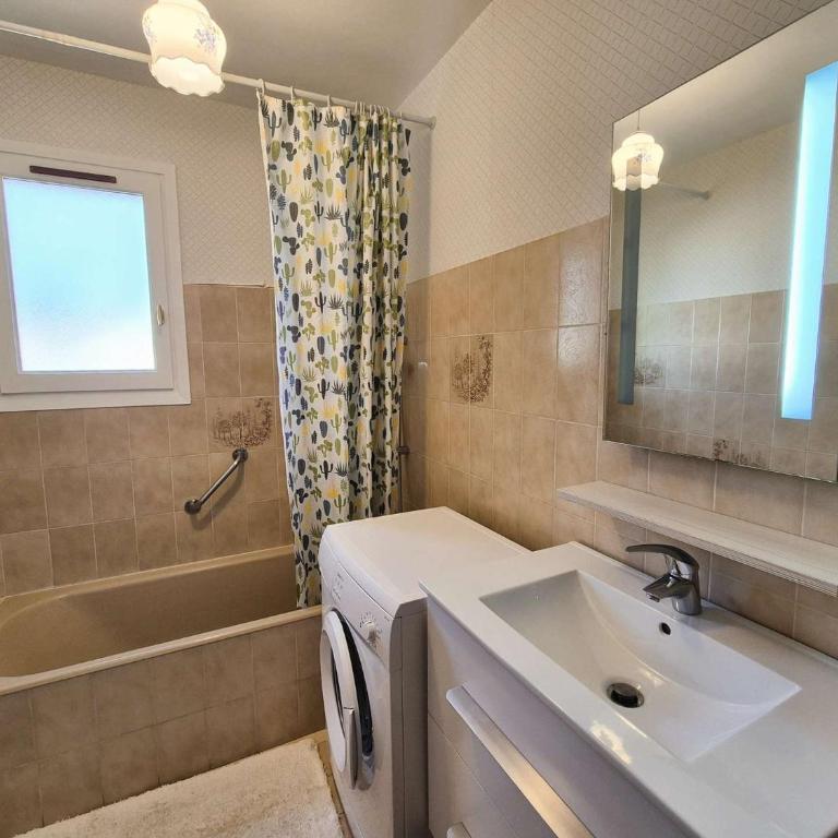 Appartement 1 chambre, climatisation, proche plage, tout à pied - Apartment - 9