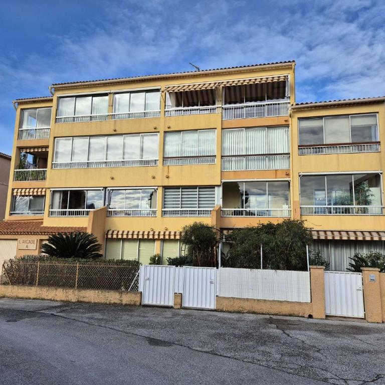 Appartement 1 chambre, climatisation, proche plage, tout à pied - Apartment - 11