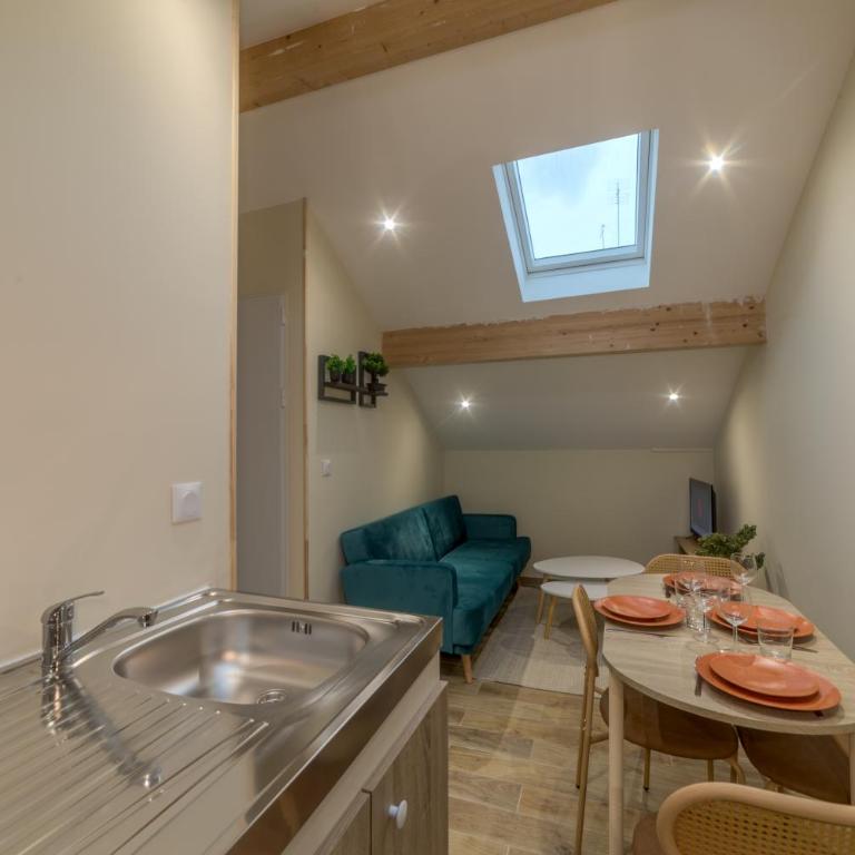 Pasteur Collection - Cozy & Warm - 4pers - Two-Bedroom Apartment - 5