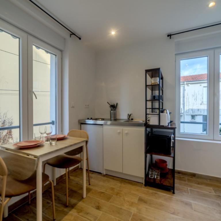 Pasteur Collection - Confort & Design - 2pers - Deluxe One-Bedroom Apartment - 10