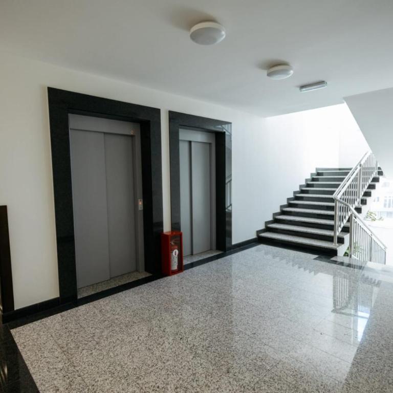 Konstantin Lux 1 - One-Bedroom Apartment - 10