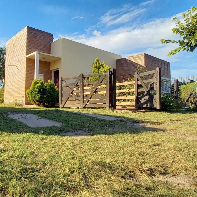 Casa Acacias - Two-Bedroom House - 1