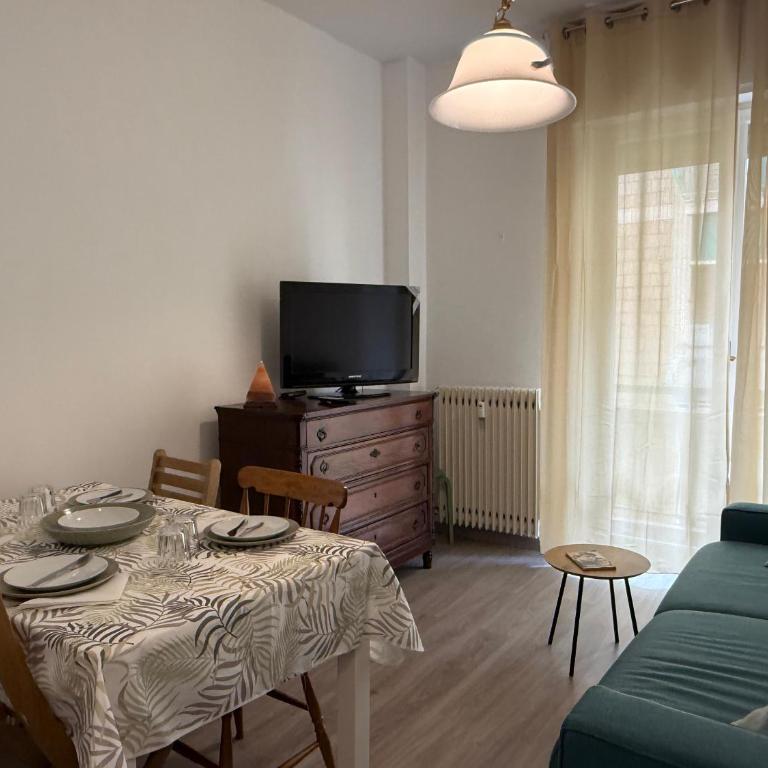 450 mt da mare e centro, Appena ristrutturato - Appartamento con 2 Camere da Letto - 1