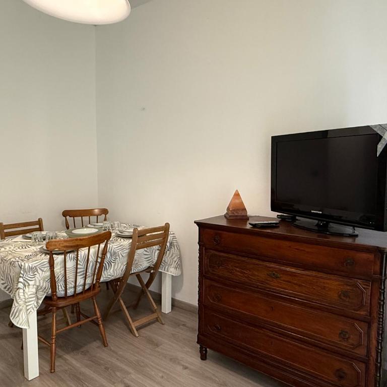 450 mt da mare e centro, Appena ristrutturato - Appartamento con 2 Camere da Letto - 4