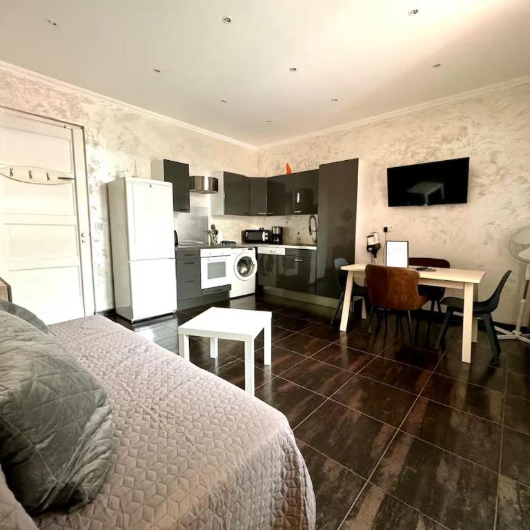 GRAND HOTEL - Magnifique appartement bord de plage Centrale - Apartamento de 1 dormitorio - 2