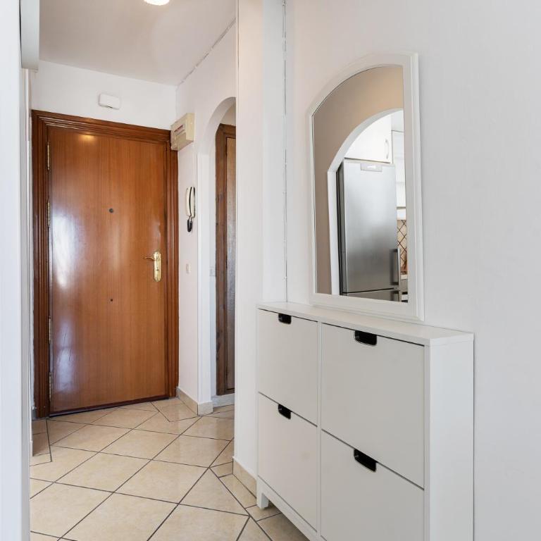 Blue Pearl - One-Bedroom Apartment - 12