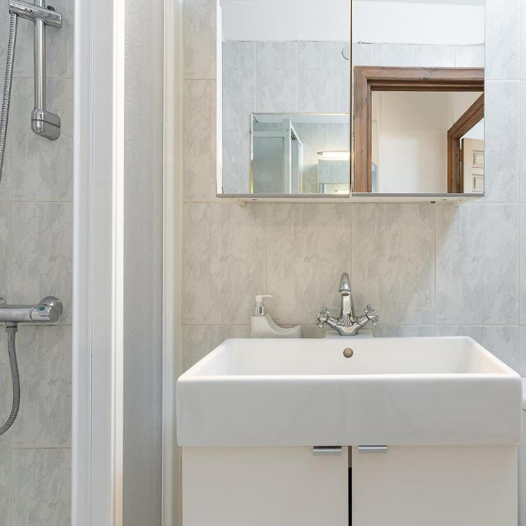 Blue Pearl - One-Bedroom Apartment - 28