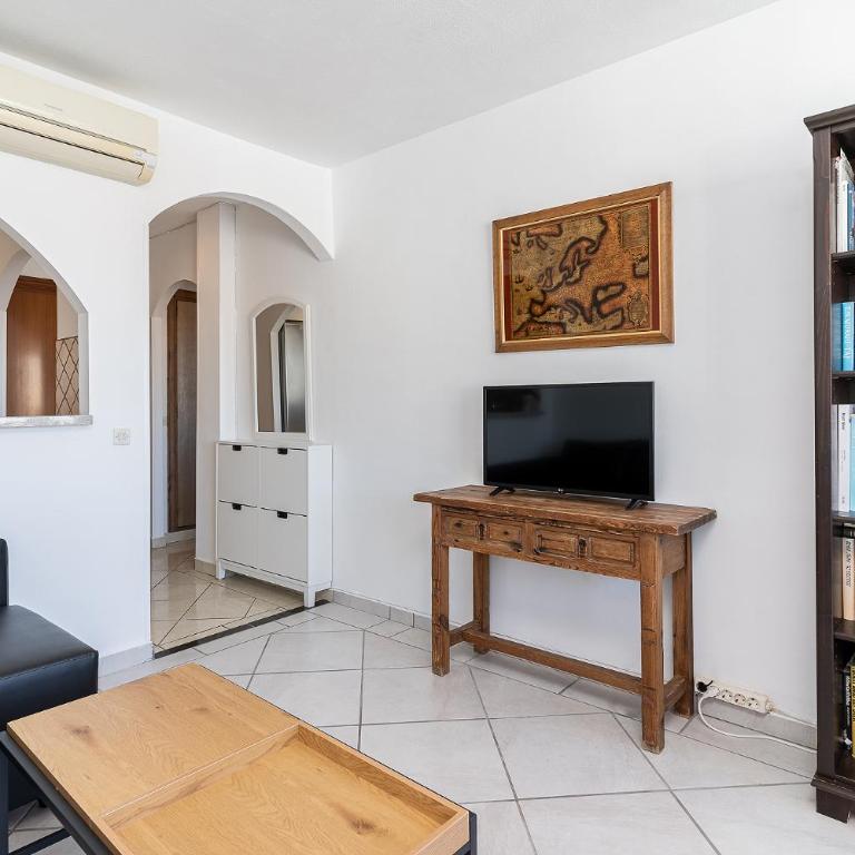 Blue Pearl - One-Bedroom Apartment - 8