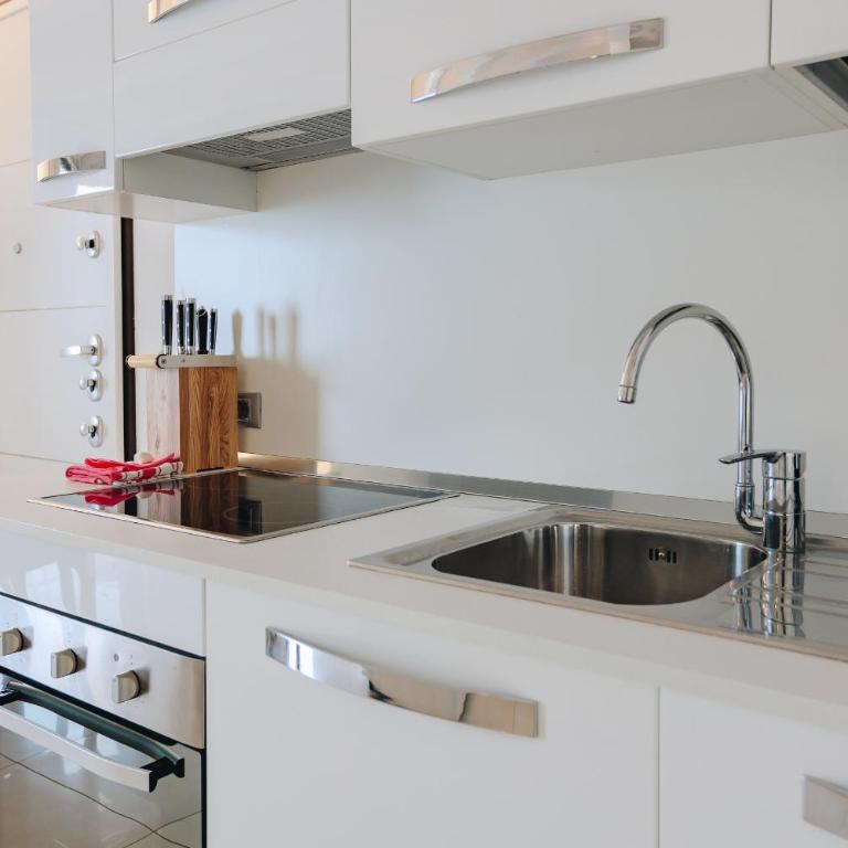 SG Luxury - Swan Bay Apartment - Appartamento con Vista Lago - 10