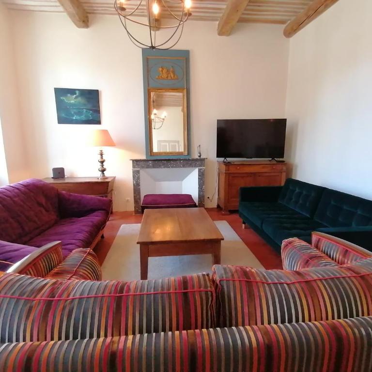 Croassecorbeau Maison de Famille au pied du Ventoux - Maison de Vacances - 1