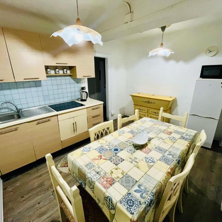 Dolce casa - Two-Bedroom Apartment - 13