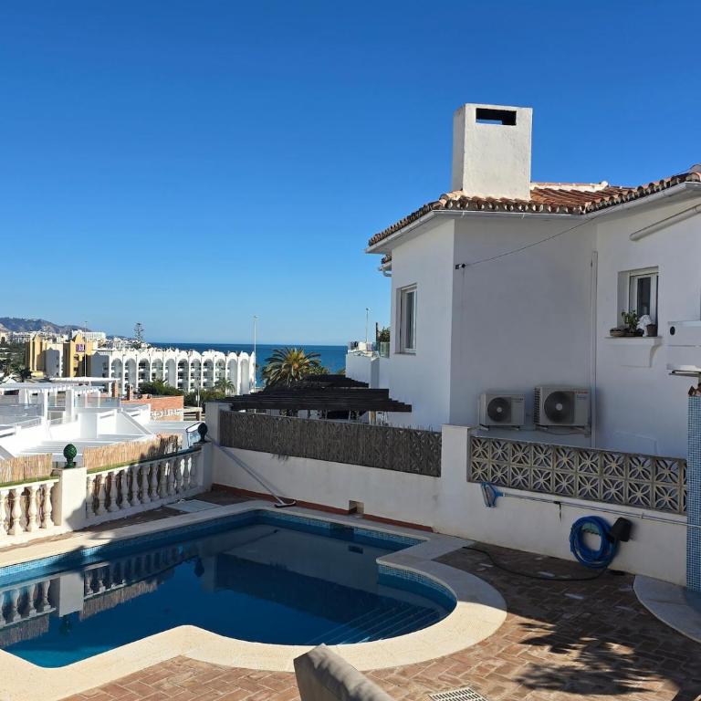 Private Beach Villa for 6 with Seaview, Pool & big Sun Terrace - Villa de 3 dormitorios - 2