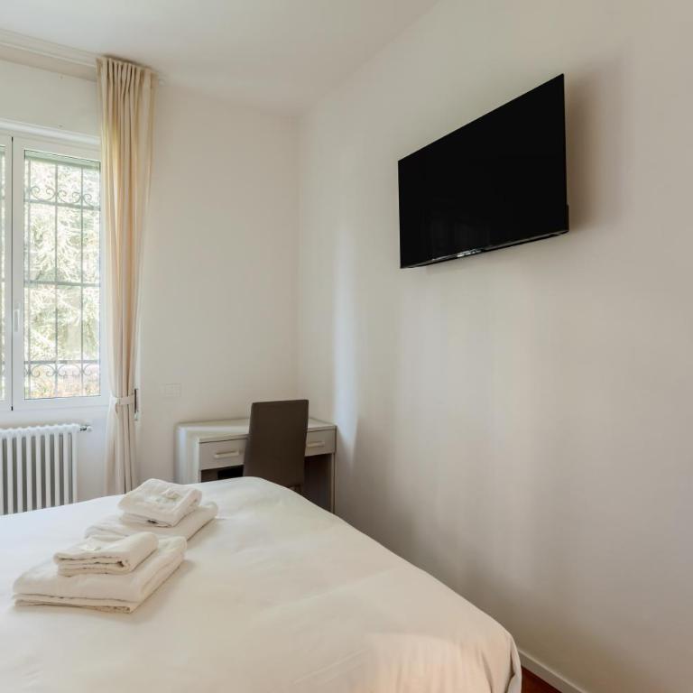 GuestHost - Padova living Experience - Diamante Apartment, Rubino Room and Smeraldo Room with shared refreshment area - Standard Double Room - 6