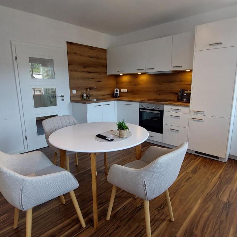 AlpenLodge Berchtesgaden - Apartment mit 1 Schlafzimmer, Balkon und Bergblick - 5