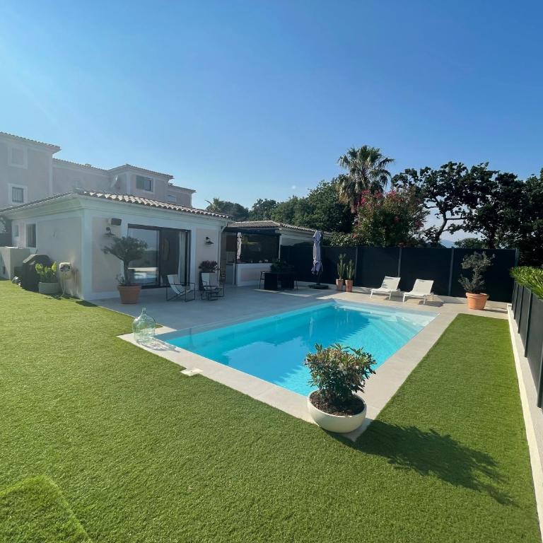 Magnifique Villa Patio avec piscine vue mer - Villa 2 Chambres - 1