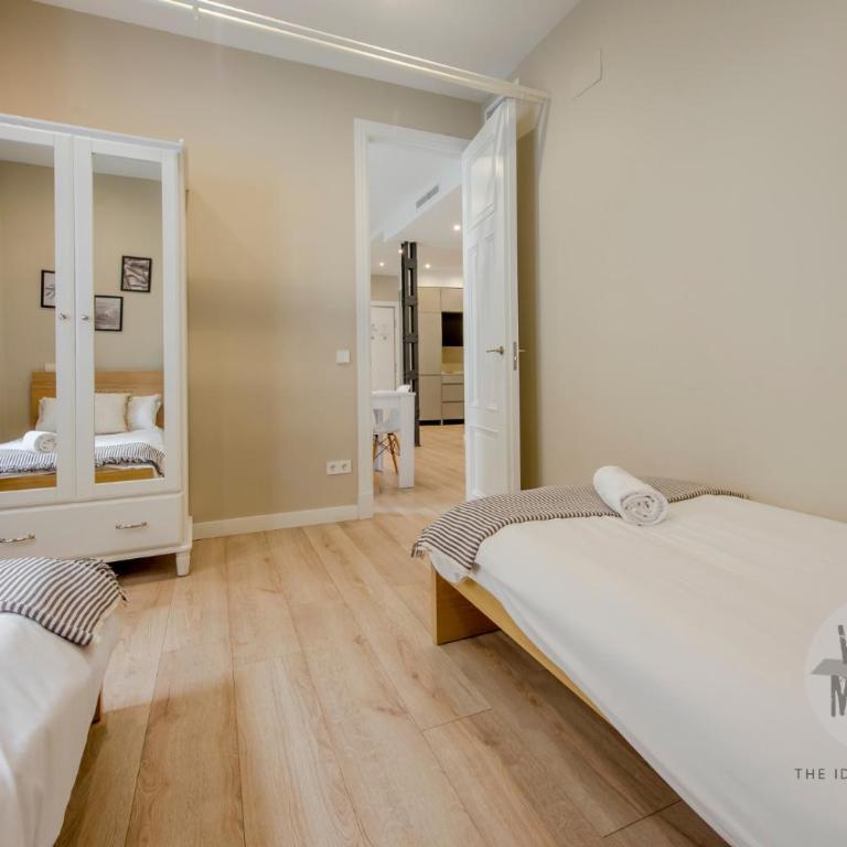 Vive Madrid con Terraza para 5 en Santa Ana 6 - Apartment - 10
