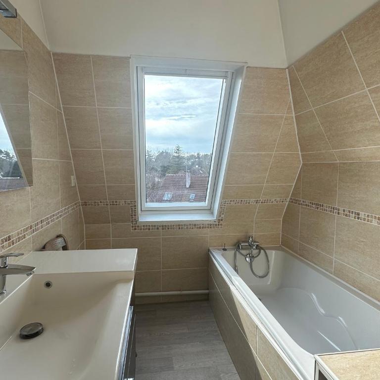 Appartement 3 pièces à Cabourg, 300m de la plage, 6 pers, balcons, parking, animaux acceptés - FR-1-487-296 - Appartement (6 Adultes) - 8