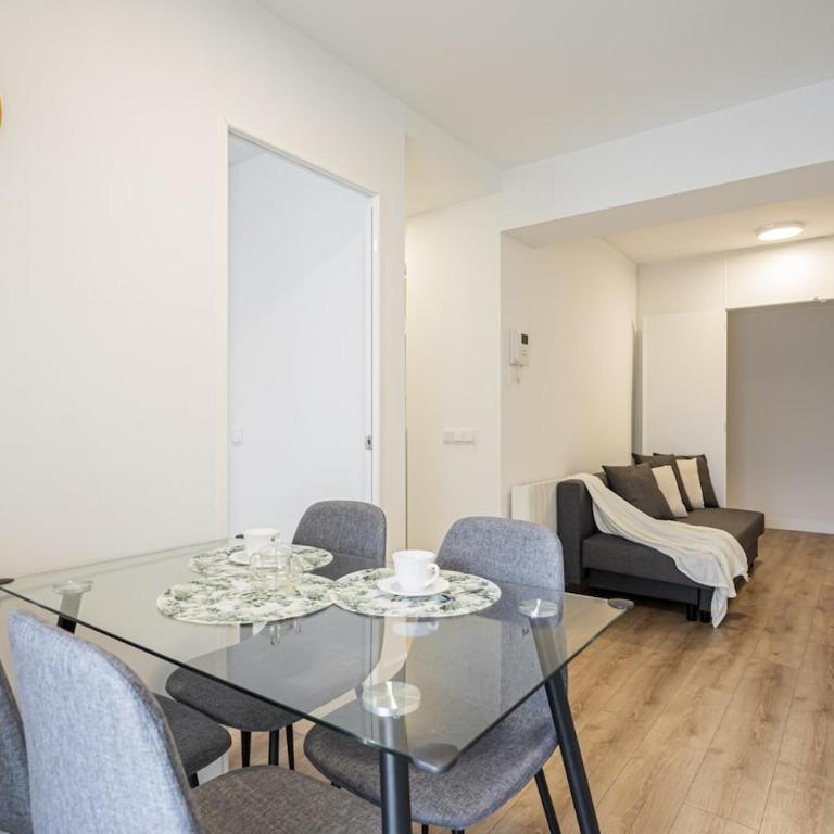 For You Rentals Apartamento La Vaguada 2 rooms Madrid Temporal PMO102 - Two-Bedroom Apartment - 1