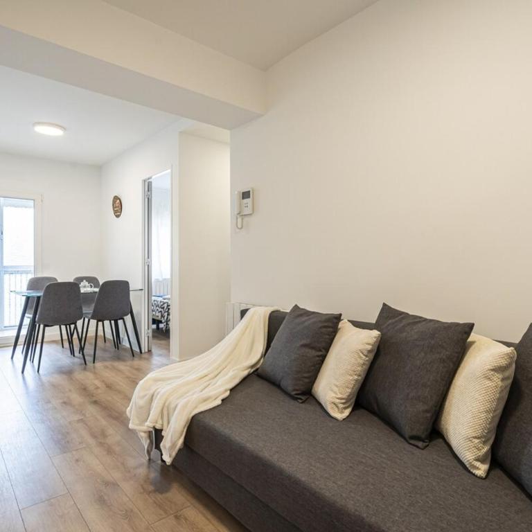 For You Rentals Apartamento La Vaguada 2 rooms Madrid Temporal PMO102 - Two-Bedroom Apartment - 4