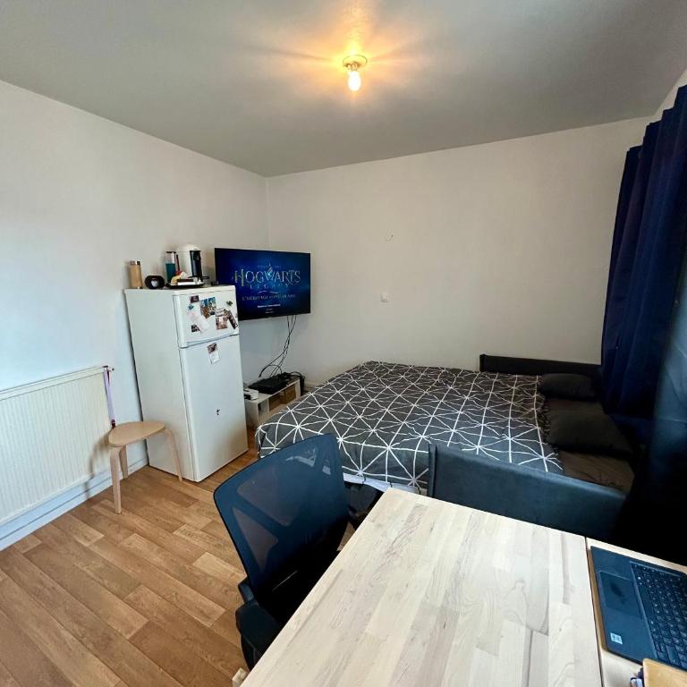 Petit Studio étudiant sur la canal de l'Ourcq - Appartement 1 Chambre - 6