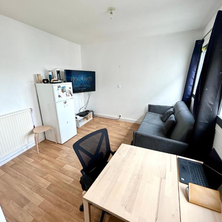Petit Studio étudiant sur la canal de l'Ourcq - Appartement 1 Chambre - 1
