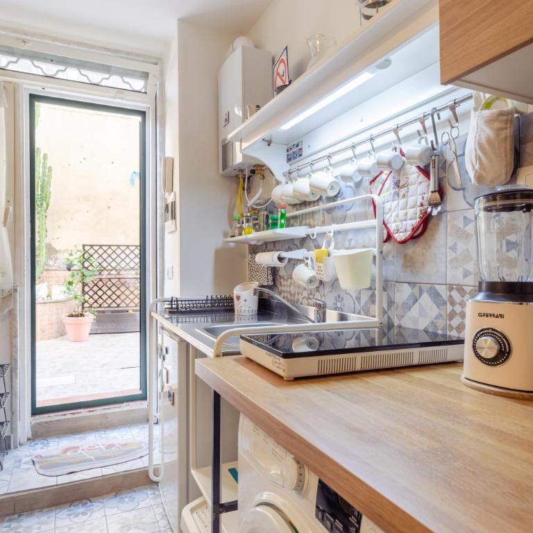 Central studio at Pedestrian Characteristic Area - Casa Vacanza Luz - Appartamentino su 2 Livelli - 5