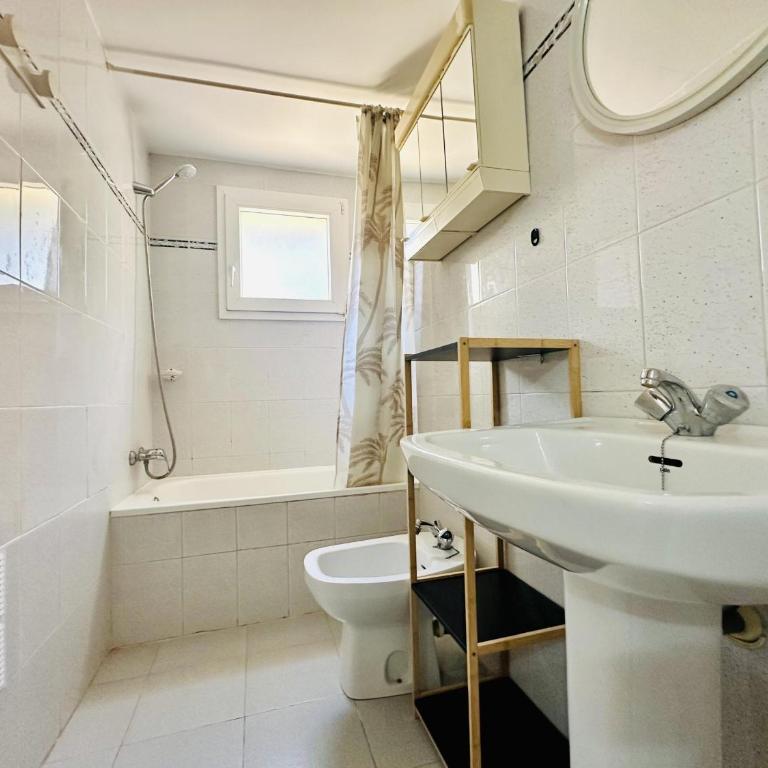 Apartamento con Wi-Fi y Parking, ideal 4 pers. en Rosas - ES-258-19 - Apartment - 10