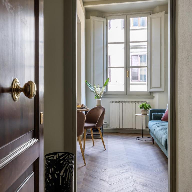 Flora Deluxe Apartment - Two-Bedroom Apartment - 15