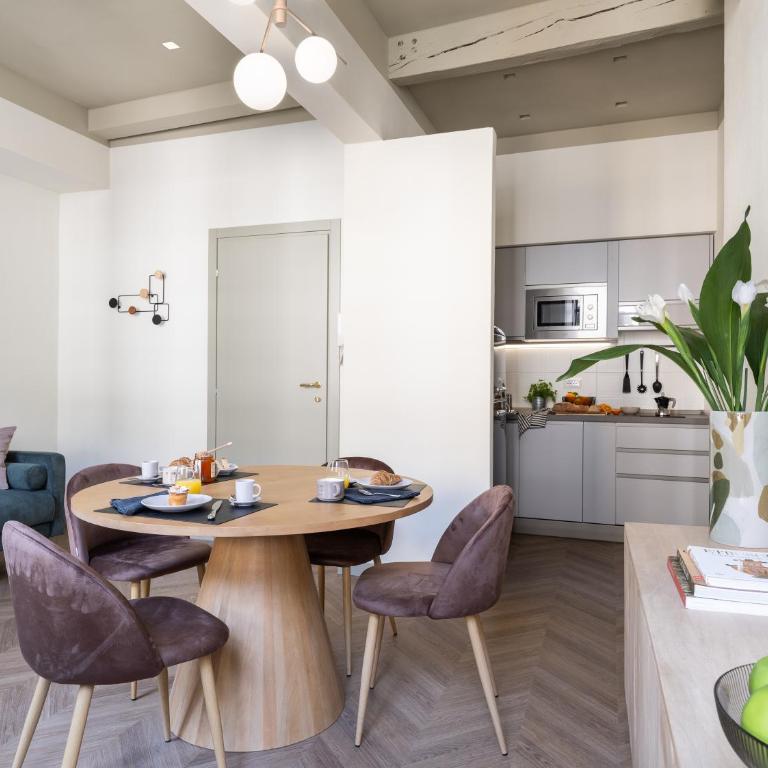 Flora Deluxe Apartment - Two-Bedroom Apartment - 36