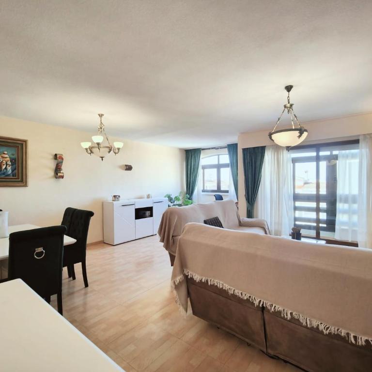 Jardin Botanico 3 Danuria - Three-Bedroom Apartment - 8