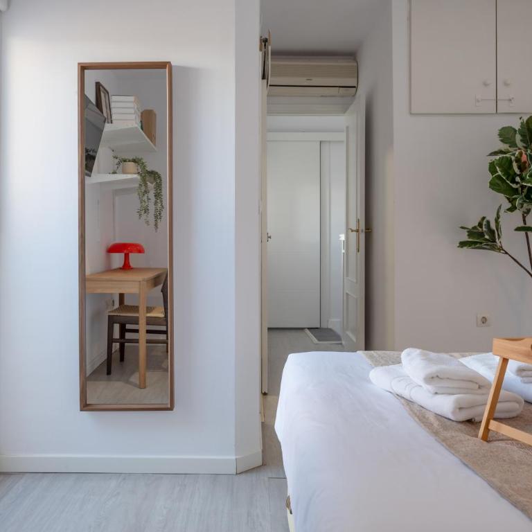 Dúplex con terraza y parking en el Albaicín - Two-Bedroom Apartment - 8
