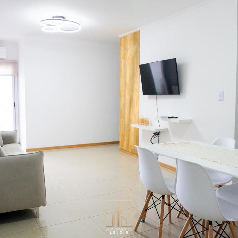 Departamentos Leloir - Two-Bedroom Standard Apartment - 2