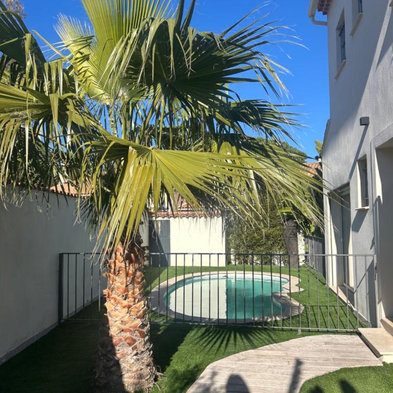 Maison moderne avec piscine - Maison 4 Chambres - 2