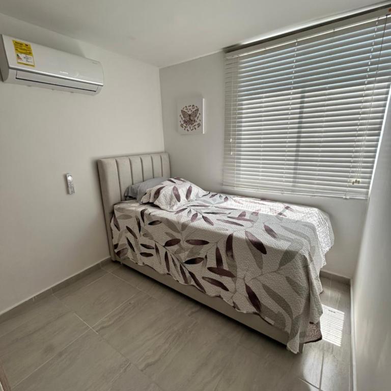 Cómodo apartamento en el norte de Barranquilla - Three-Bedroom Apartment - 14