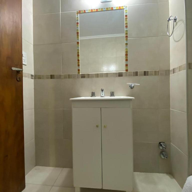 Hotel Olavarria - Habitación Triple con baño privado - 7