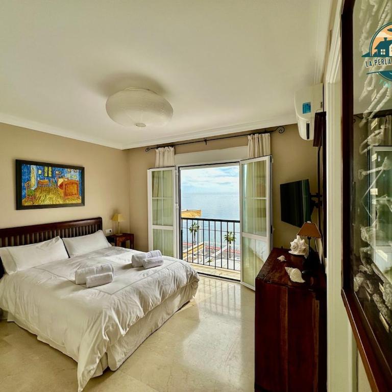 Seafront Townhouse with Stunning Mediterranean Views, community pool - Casa de 3 dormitorios - 4