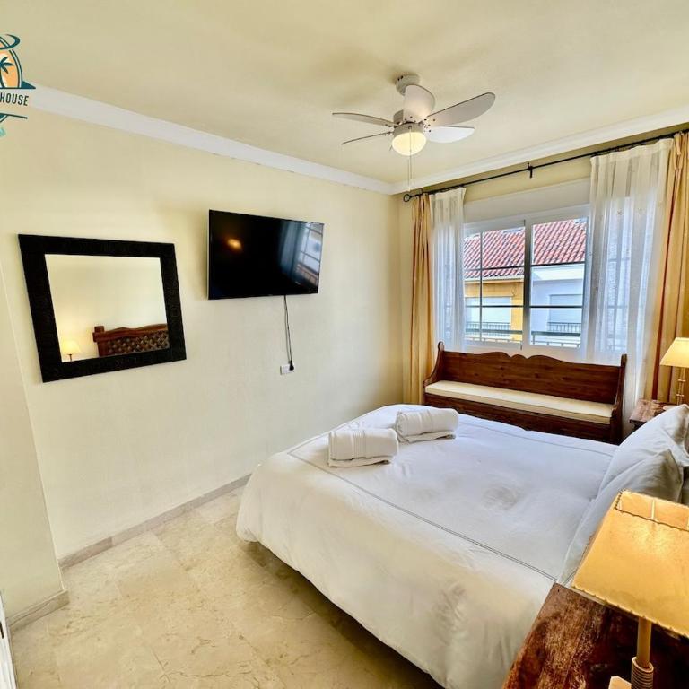Seafront Townhouse with Stunning Mediterranean Views, community pool - Casa de 3 dormitorios - 9