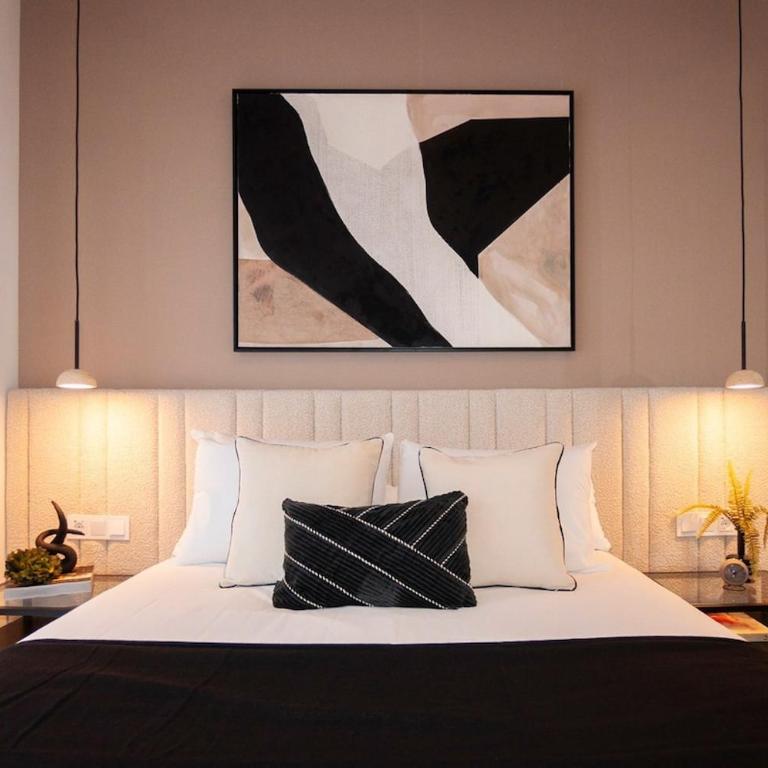 Luxury Apartment La Perla - Two-Bedroom Apartment with Pool View - 13