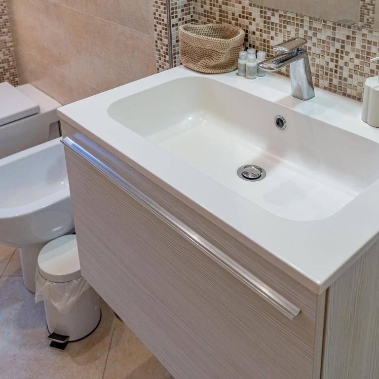 Giò House - Palazzo Storico - Appartamento con 2 Camere da Letto - 16