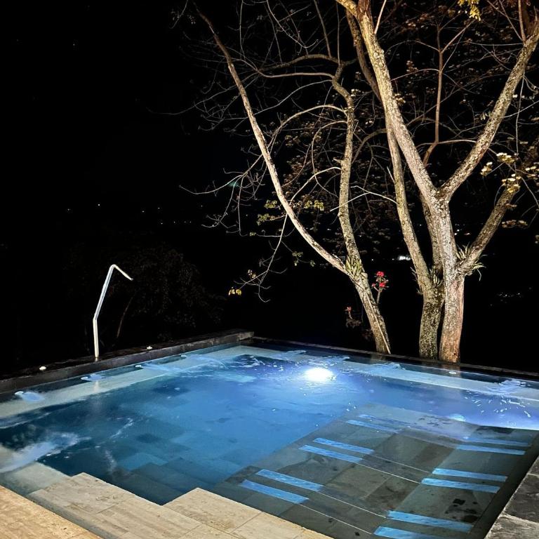 Descanso total en el mejor clima de Colombia - Villa - 14