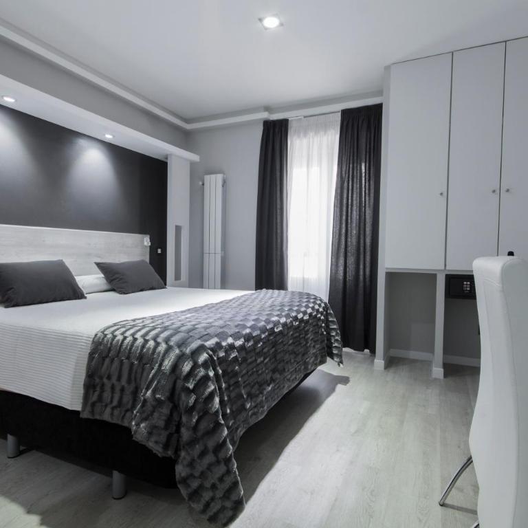 Hostal Overnight Madrid - Habitación Doble Superior - 28