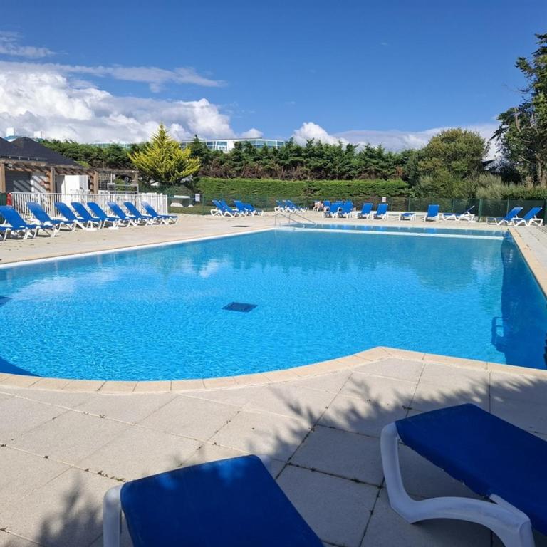 Appartement pour 5 pers. avec terrasse et accès piscine à Arzon - FR-1-639-17 - Appartement (5 Adultes) - 12