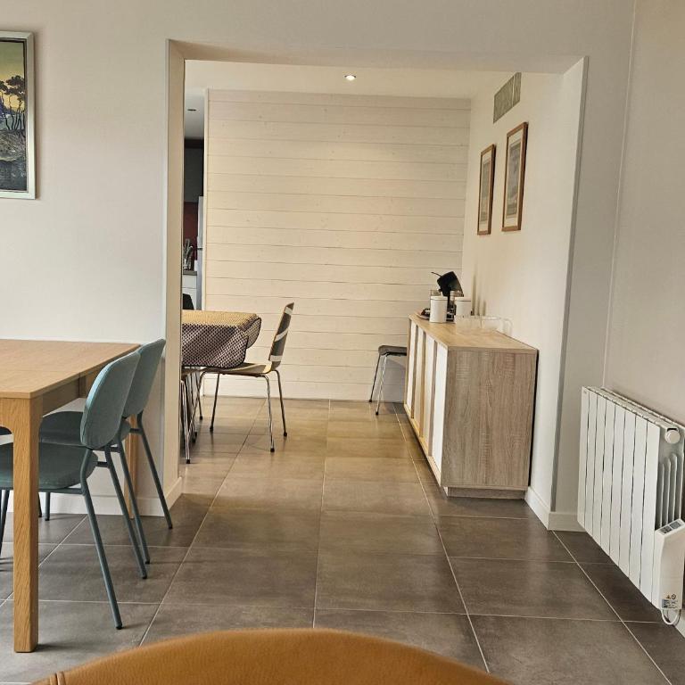Superbe maison 4 chambres, proche plage, au calme, avec WIFI - FR-1-323-375 - Maison de Vacances - 6