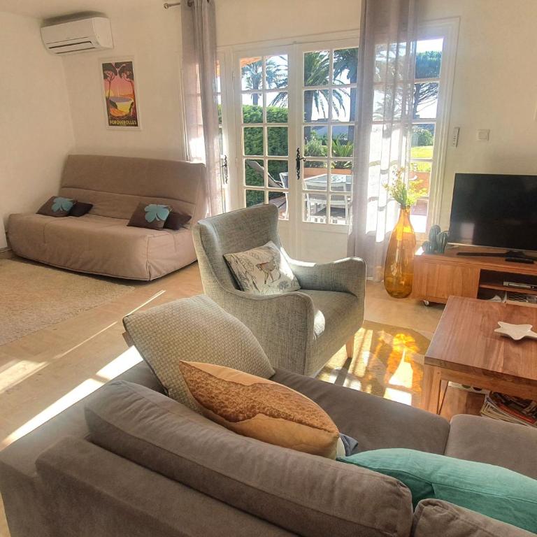 Appartement 3 pièces avec terrasse dans résidence privée à Sainte-Maxime - FR-1-780-33 - Apartamento - 2