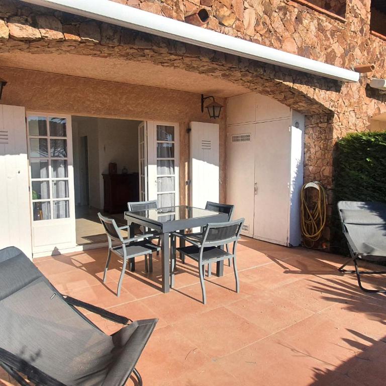 Appartement 3 pièces avec terrasse dans résidence privée à Sainte-Maxime - FR-1-780-33 - Apartamento - 12